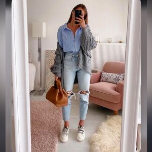 Women's Van Heusen button up Shirt, Blue & White Striped, Size Small